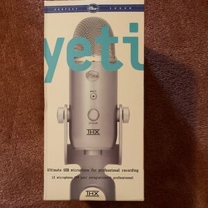 Blue Yeti USB Microphone - for professional recording NWT